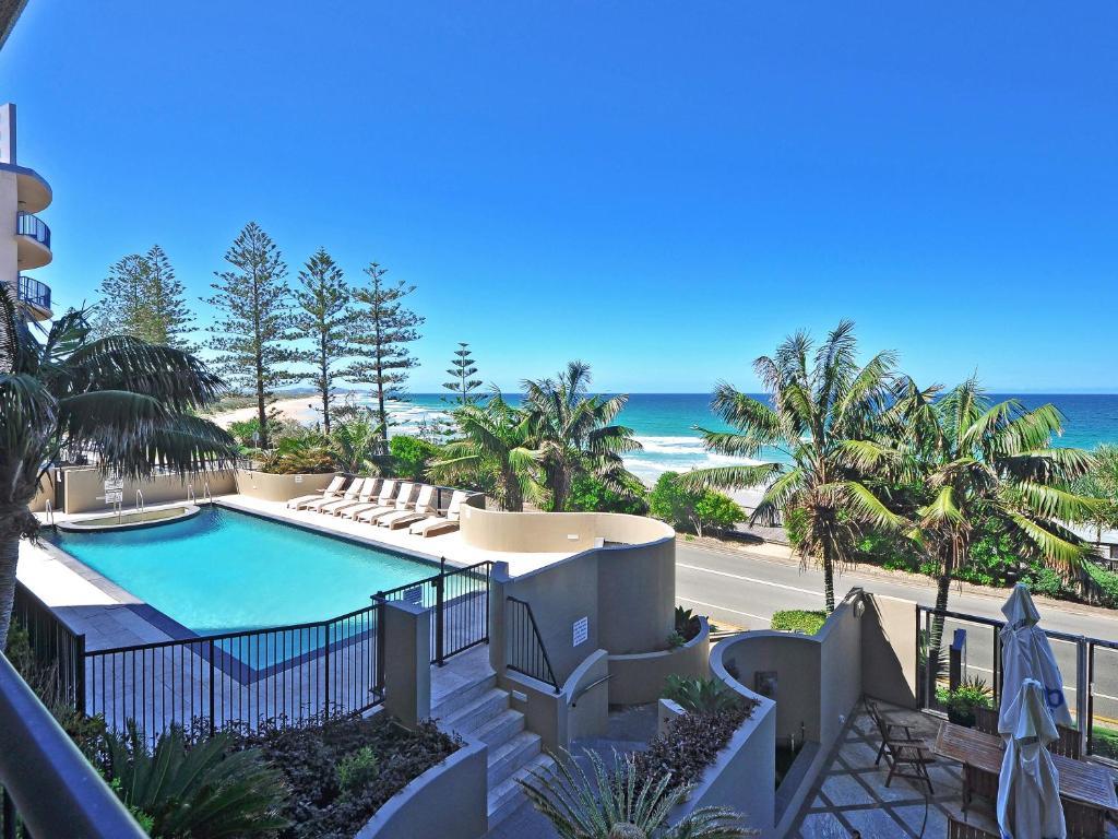 Clubb Coolum Beach Resort Sunshine Coast Exterior foto